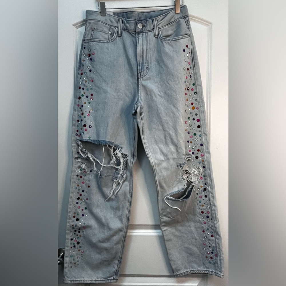EUC H&M Loose Ample Bedazzled Distressed Jeans, Light Wash, 31/32